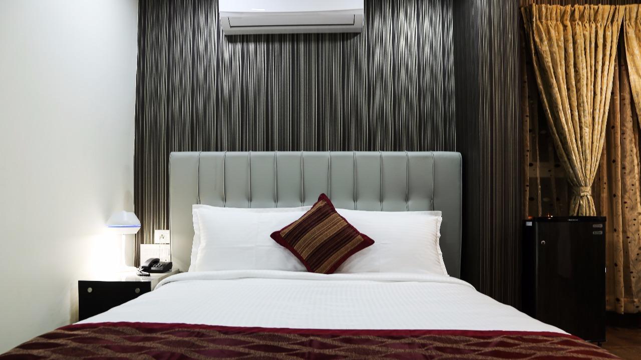 Hotel Blue Pearl Chikmagalur Bagian luar foto